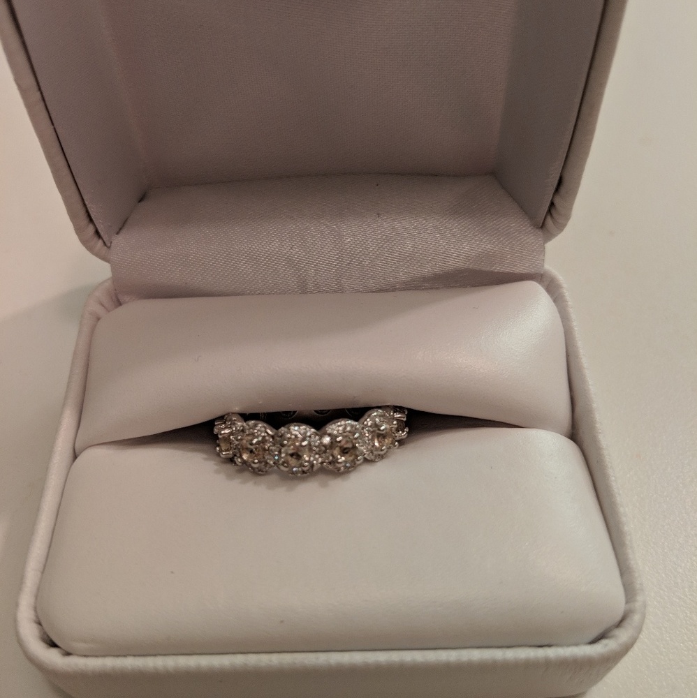 Size 6 halo eternity